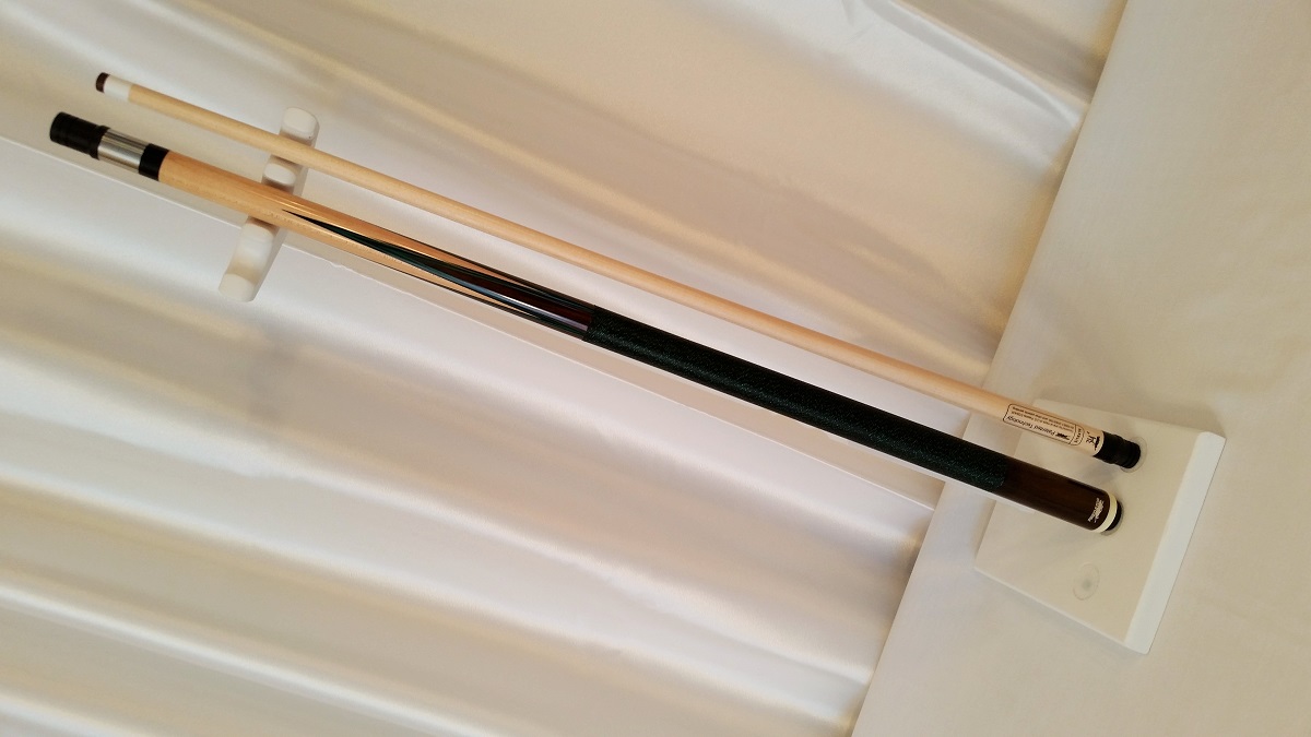 Predator Pool Cue made by The Falcon Cue Co. with Predator 3142 Shaft