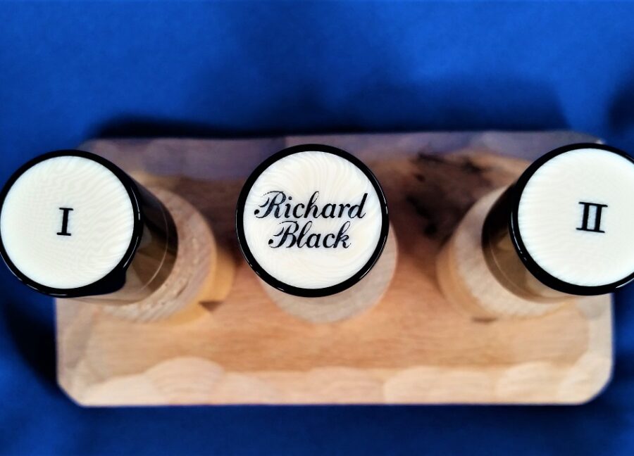 Joint Protectors / Richard Black - Image 4