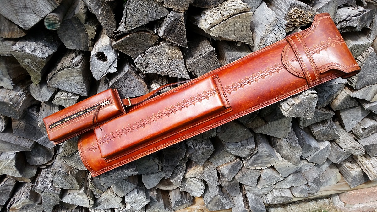 custombilliardcue.com